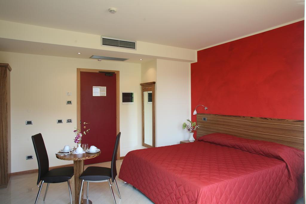 Hotel 5 Vie Almenno San Salvatore Quarto foto